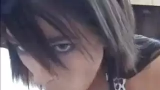 في سن المراهقة يجد مقرن جبهة تحرير مورو الإسلامية مص الديك الكبير