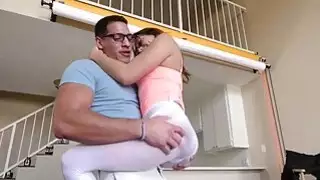 صغيرة الحلق العميق لاتينا الديك سميكة كبيرة داخل فمها