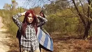 أحمر الشعر فتاة أونيكس الملاعين الضابط لعبور الحدود