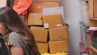 شين هو لص معروف وكان يتم القبض عليه وضربه