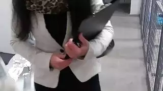 وكيل العقارات يحصل بوسها قصفت لبعض المال