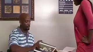 ستايسي ادامز ينحني ويحصل على كس خبطت