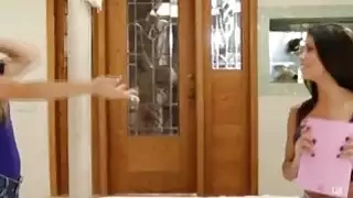 ناتالي وفيرونيكا خطة كيفية إغواء ليزا دانيلز