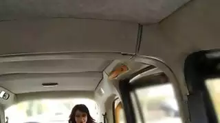 الأبنوس مينكس لديه الجنس بين الأعراق في سيارة أجرة