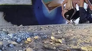 شرطي وهمية يعطي ديك ضخمة لشقراء وشم