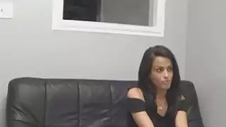 حار امرأة سمراء اتينا مارس الجنس في صب