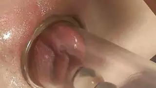 Babe هو لقطة لها مهبل الشفاه أثناء الاستمناء