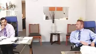 يبدأ Daddys بقصف تلك الهرات الحلو مع الديوك الناضجة