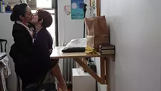 مثير مثليات رعاية أقل عن المكان