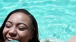 Perv الجيران الدوي الكبير الغنائم خشب الأبنوس poolside