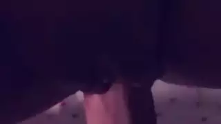 تمتص العسل جميلة على الرجال وانغ لتدفق جيز