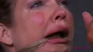 Rain DeGrey تحصل على أنفها مدمن مخدرات وسحبها حتى يخرج boogers
