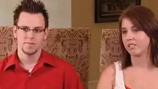 زوجين شابين يغني مع الواقع XXX من العهره couplesi