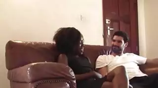 انتقد فاتنة الأفريقية لا تصدق في عمل رائع بين الأعراق