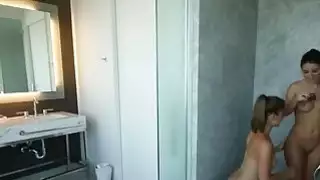 سيرينا بلير مثليه حمام ساخن كس لعق