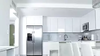 عدن Sinclair تمتص خطتها إخوانه المشابك اللحم الديك