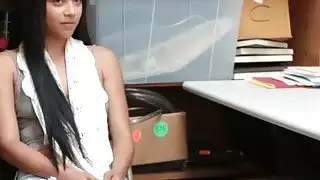 مايا وبوني يحصل خبطت لسرقة في المحل