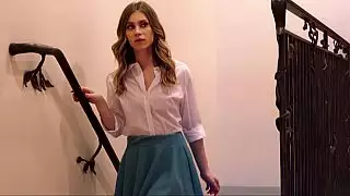 لقاء الأم عارية