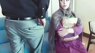 الفرخ العربي يحصل على كس defenestrated في مقابلة العمل