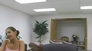 ميا هو الموقت الأول لكنها يمكن أن تمتص الديك لطيف