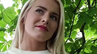 شقراء جميلة Eurobabe مارس الجنس من أجل المال