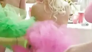 حفلة مثليه قبل مهرجان الموسيقى