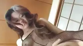 الآسيوية في سن المراهقة يحصل مجموعة الاستمناء من بوسها حلق