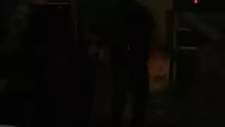 القبض على البلطجة السوداء الشباب في الثلاثي الساخنة عرقي مع رجال الشرطة الإناث