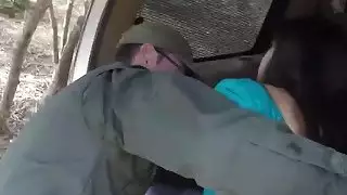 حرس الحدود يجعل المراهقه في ركوب الديك طويلة
