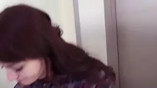 امرأة سمراء الأوروبية الانفجارات الهواة في السيارة