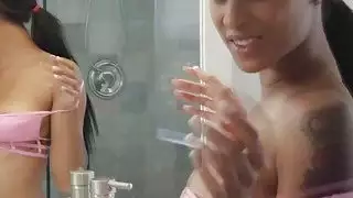titty خشب الأبنوس صديقة على ديكي