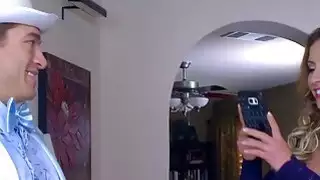 إيفا Notty يغري جيا وصديقها في الثلاثي الساخنة