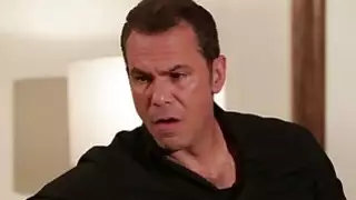 مراهقة ليا ليه غوتي يرتد على ديك حتى أنها cums