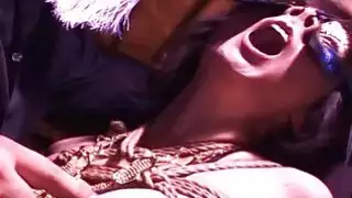 الكلبة الآسيوية غازل جدا و نائب الرئيس غش في وجهها