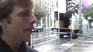 تحدثت فتاة مثير في ضرب غريب