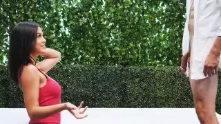 امرأة سمراء الساخنة بشكل لا يصدق يحصل هدم أثناء الصب