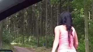 مرح الثدي في سن المراهقة فتاة Daphne Klyde قصفت في الريف