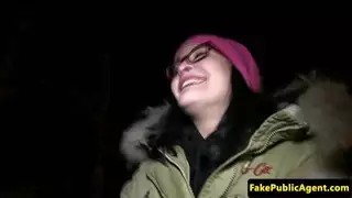 Cumswallowing الهنغارية مارس الجنس في الأماكن العامة