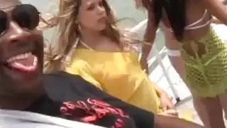gangbang برازيلي على حزب اليخت