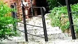 استمناء في بحيرة عامة