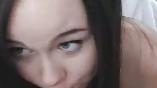 فاتنة جميلة يستمني بوسها