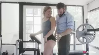 Rharri يعمل لها الحمار قبالة
