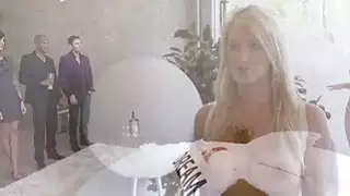 تمت دعوة أربعة أفراد في قصر Foursome واستمتعوا