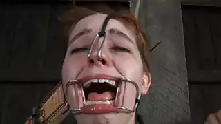 مقيدة غال يستقبل اللسان وعقوبة الوجه