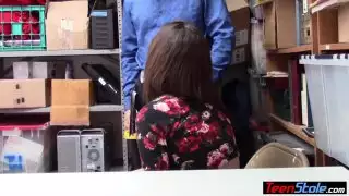 شقي سمراء في سن المراهقة اللص تقدم كس للحرية