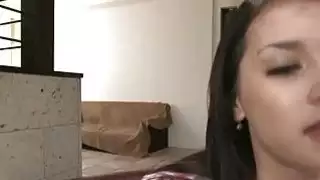 الجمال الياباني ماريا gangbanged في وكالة