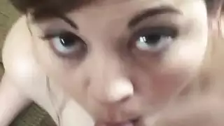 امرأة سمراء جبهة مورو نعومي سانت كلير تهب محظوظا ز