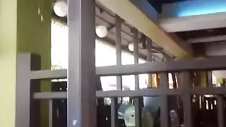 الآسيوية أحمر الشعر مع هيئة كبيرة تمتص وركوب كبيرة بيضاء ديك