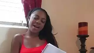 مسمار يساعد gf الأسود الساخن لإنهاء قبل واجباتها المدرسية